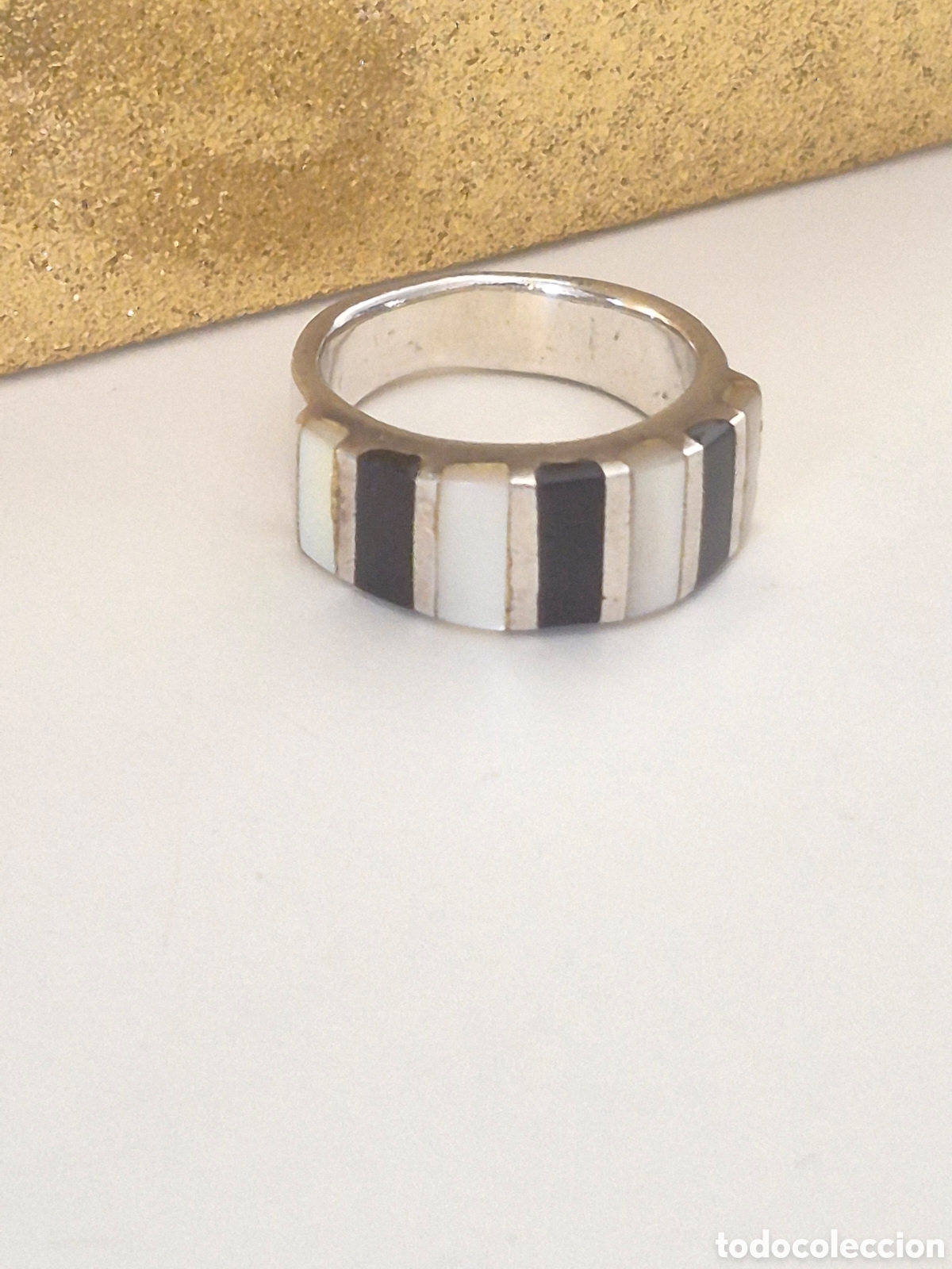 Joyeria: PRECIOSO ANILLO DE PLATA DE LEY, NACAR Y ONIX. REF S4 JOY ACT ANILLOS 100726