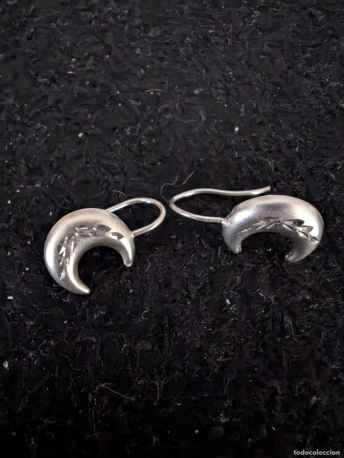 Joyeria: PENDIENTES DE PLATA EN FORMA DE MEDIA LUNA. PESO: 0,65 &euro;