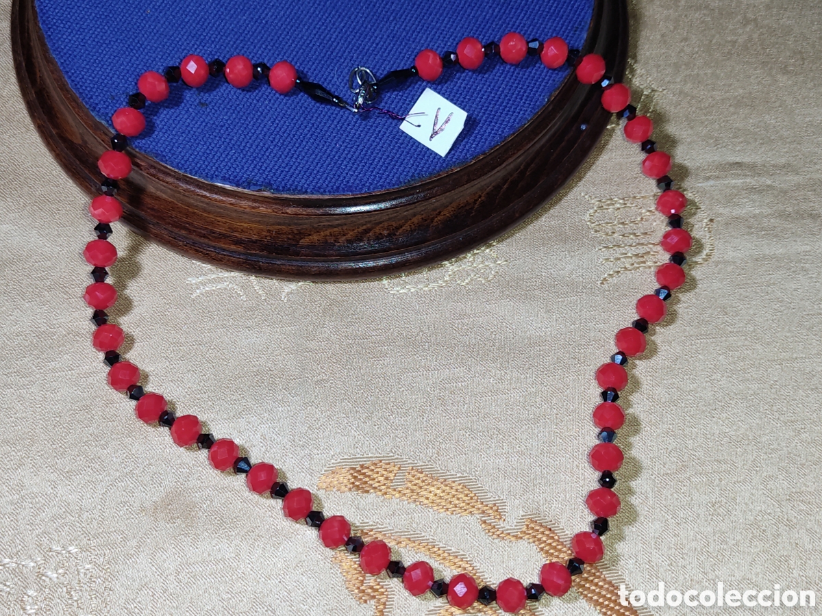Joyeria: Collar de cristal facetado rojo y negro de destellos.Vintage. *V*
