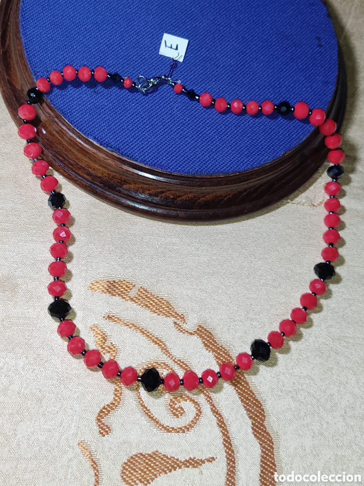 Joyeria: Collar de cristal rojo y cuentas negras facetadas.Vintage. *E*