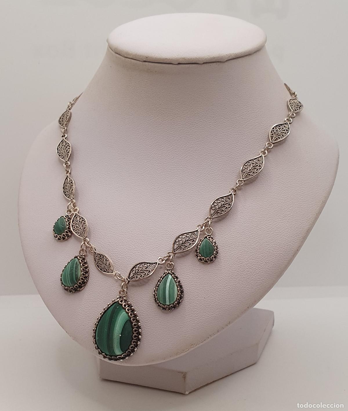 Joyeria: Maravillosa gargantilla antigua en filigrana de plata de ley 925 con cabujones de malaquita.