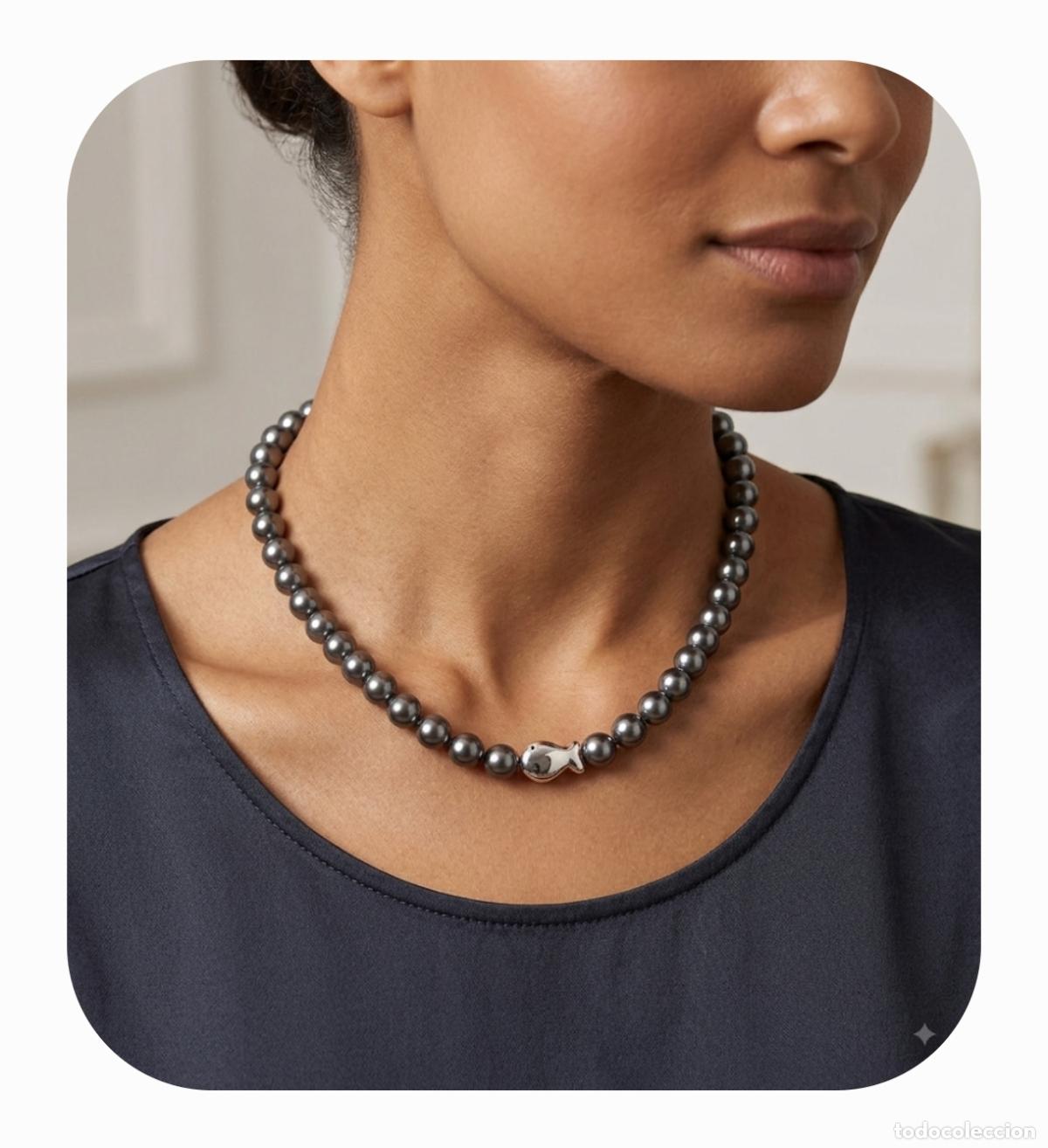 Joyeria: Elegante y sofisticada gargantilla de la prestigiosa firma CLIO BLUE en plata 925 y perlas grises.