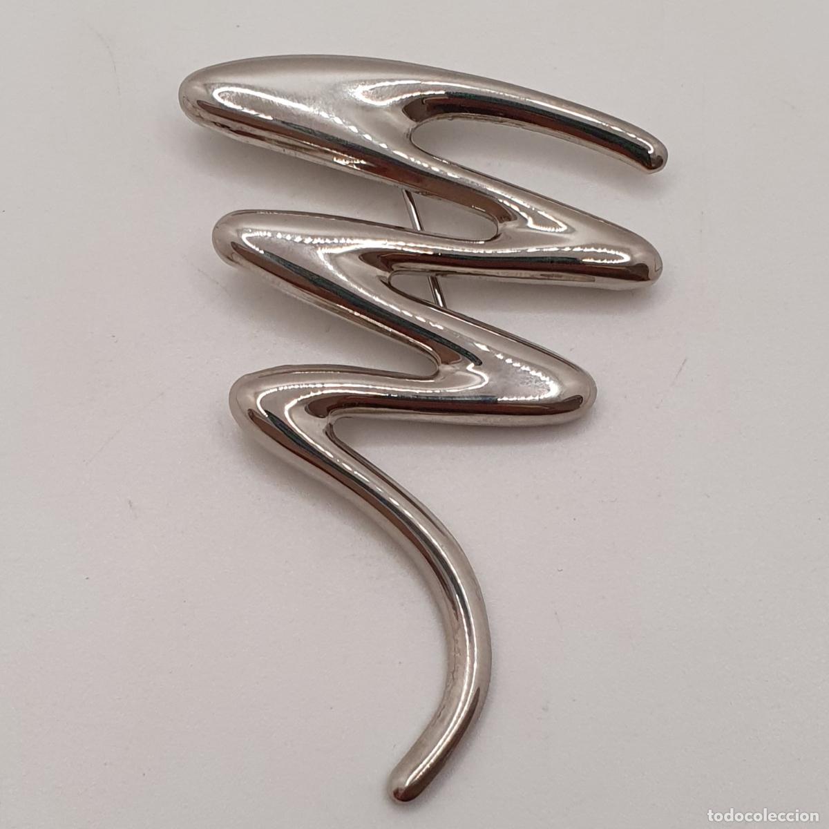 Joyeria: Sofisticado broche de dise&ntilde;o zigzag con acabados en plata. - Foto 3