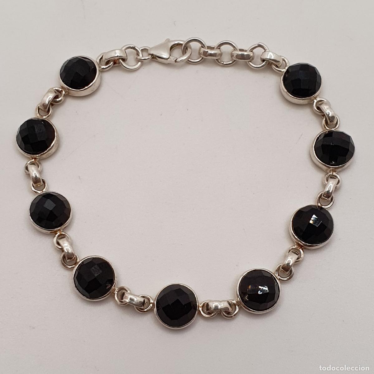 Joyeria: Magn&iacute;fica pulsera en plata de ley 925 con piedras de &oacute;nix negro facetado engastado en bisel.