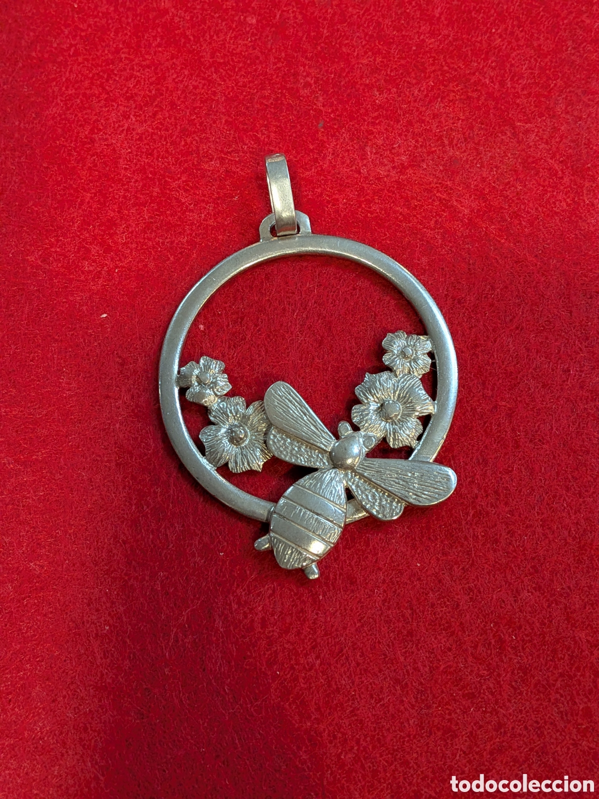 Joyeria: Colgante en plata 925. Avispa con flores. REF-5567