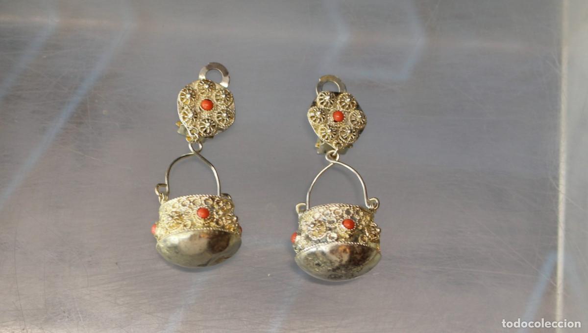 Joyeria: 01. Pendientes bereberes en plata y coral.