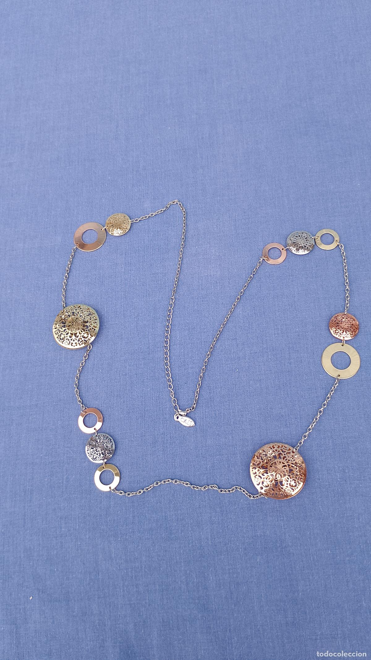 Joyeria: Collar de metal cadena con colgantes troquelados nuevo