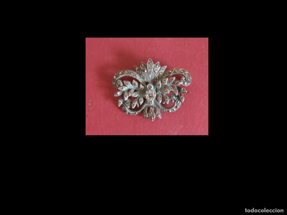 Joyeria: Broche con marquesitas.