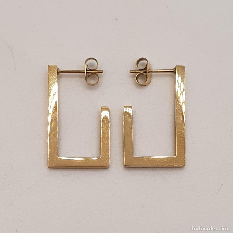 Joyeria: Elegantes y sofisticados pendientes de aro en acero de dise&ntilde;o rectangular con ba&ntilde;o de oro 18k. - Foto 2
