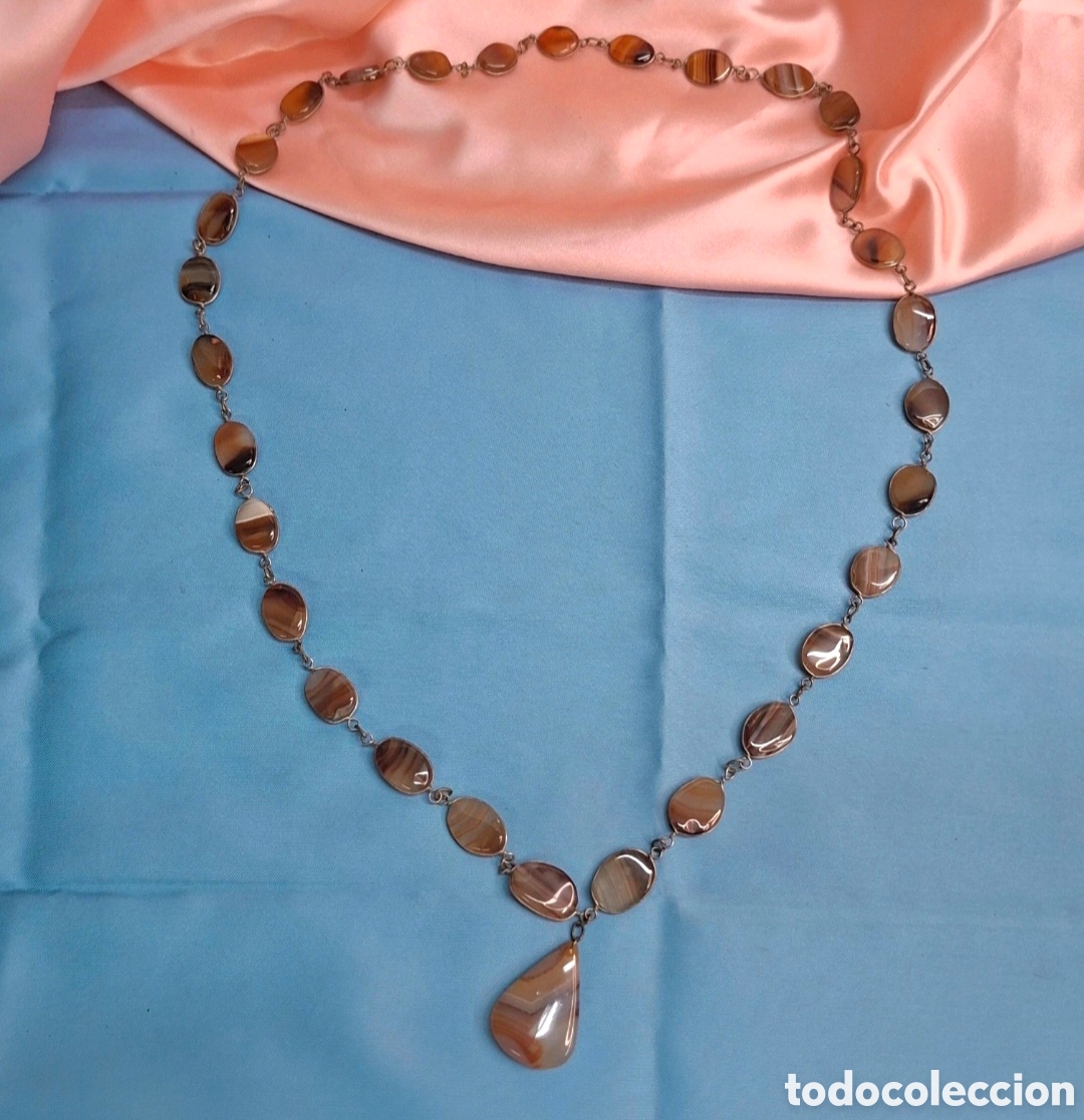 Joyeria: Collar vintage de &aacute;gata coralina