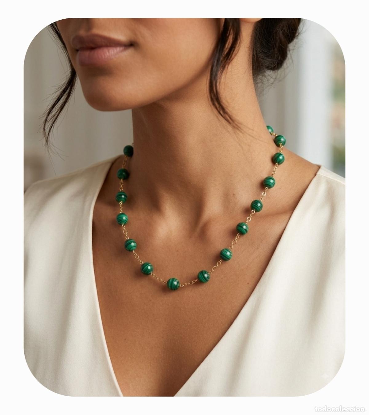 Joyeria: Bella gargantilla en plata de ley 925, chapada en oro de 18k con esferas de malaquita aut&eacute;ntica.
