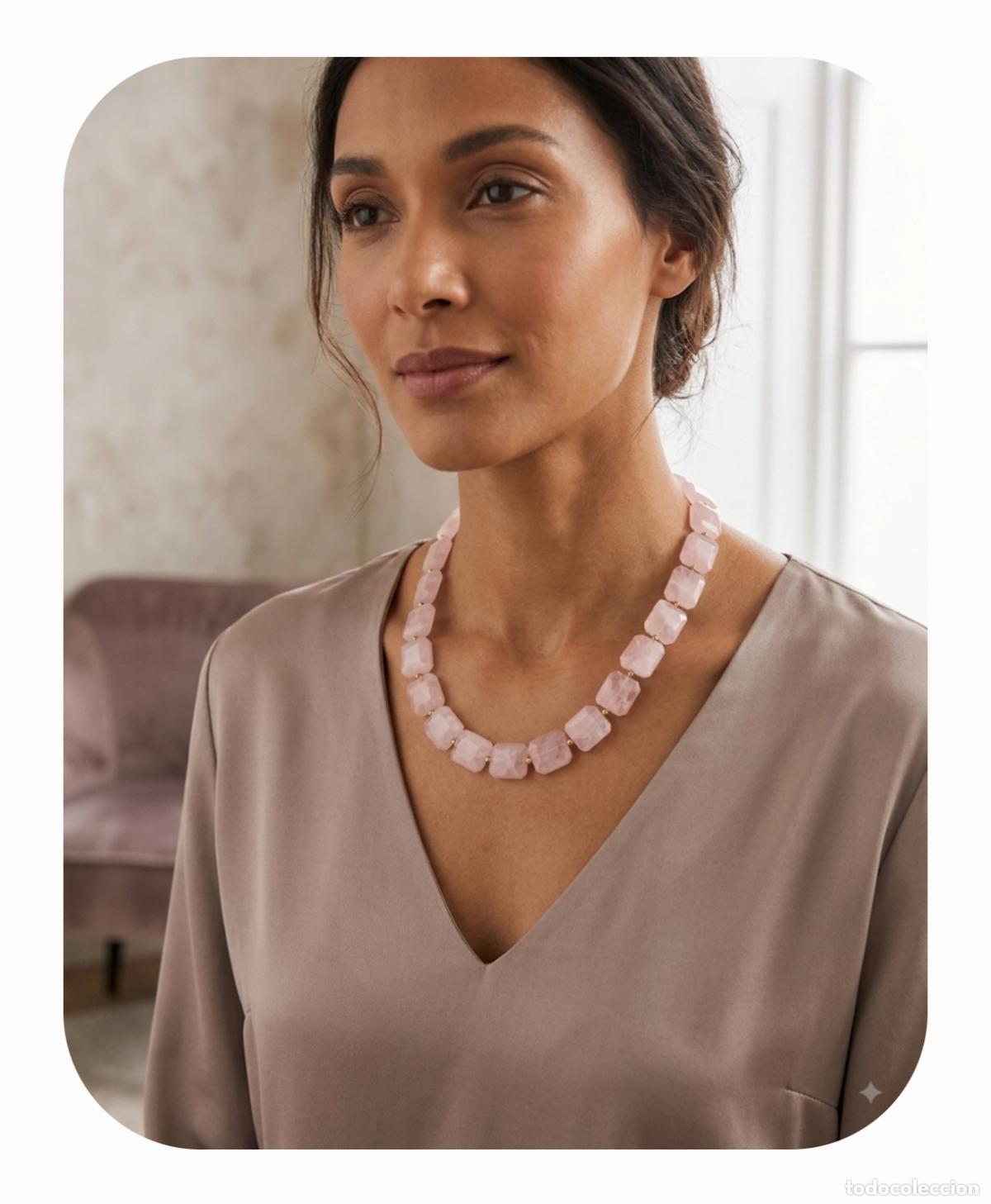 Joyeria: Bella gargantilla de cuentas cuadradas en cuarzo rosa natural y bolitas plateadas. Piedra del amor.
