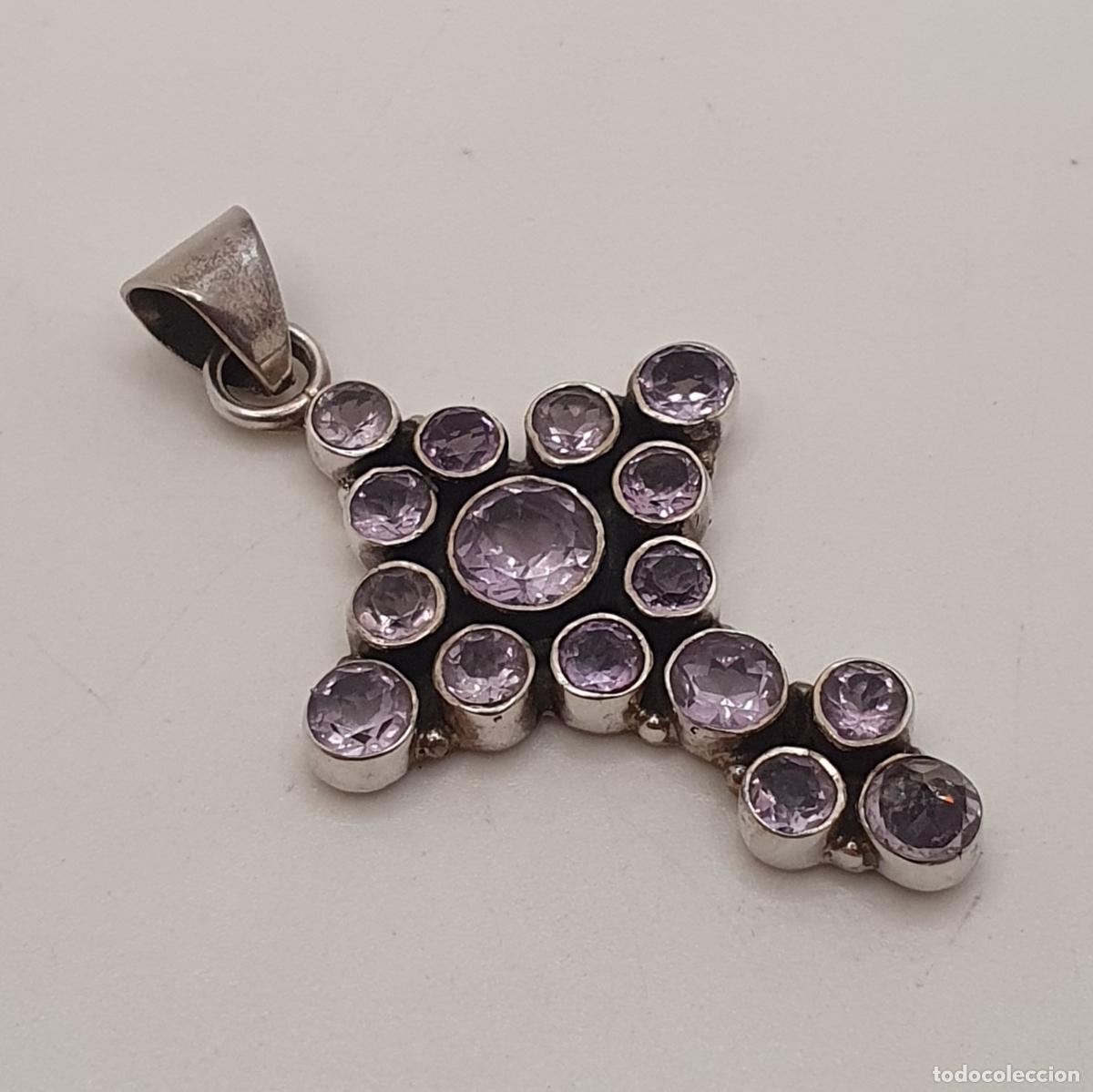 Joyeria: Preciosa cruz antigua de corte isabelino en plata de primera ley 925 con amatistas tono malva.