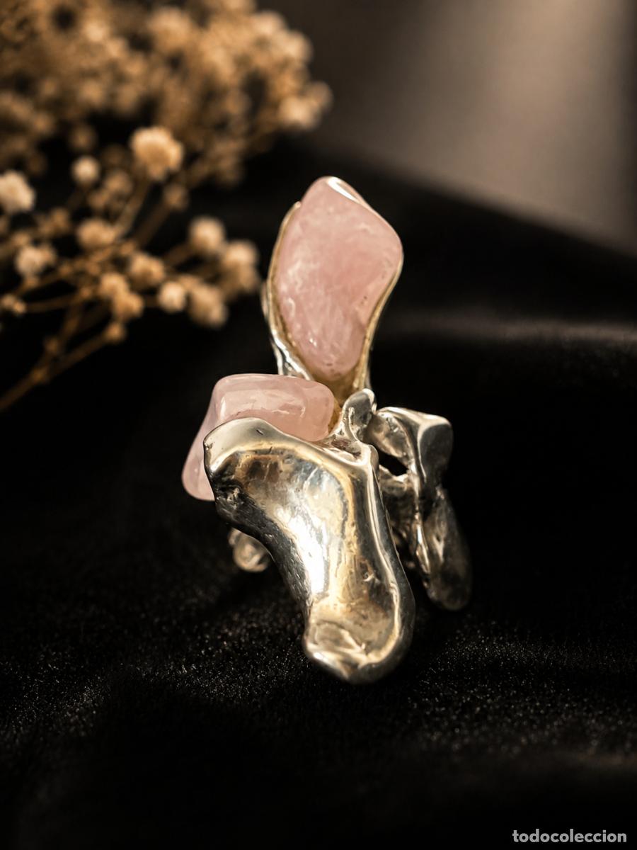 Joyeria: Gran anillo de plata con cuarzo rosa