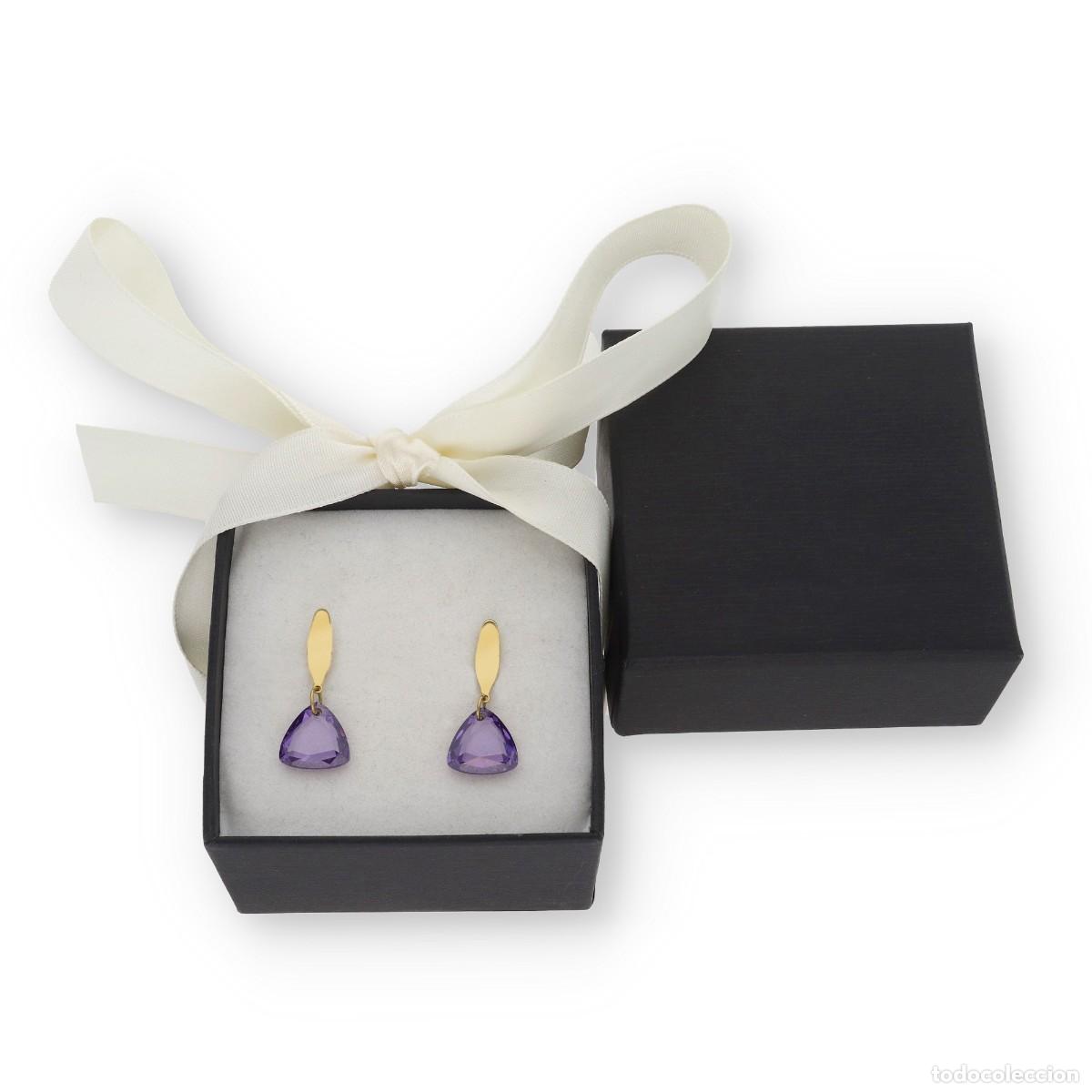 Joyeria: Pendientes, oro amarilo 18k y amatista natural en forma triangular
