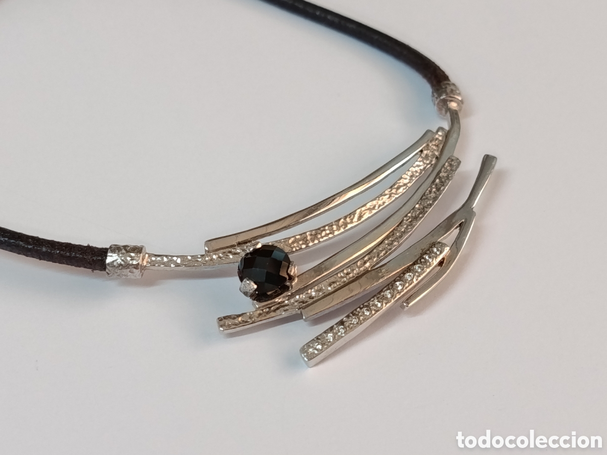 Joyeria: Collar con original dise&ntilde;o en plata y posible espinela. Plata 925