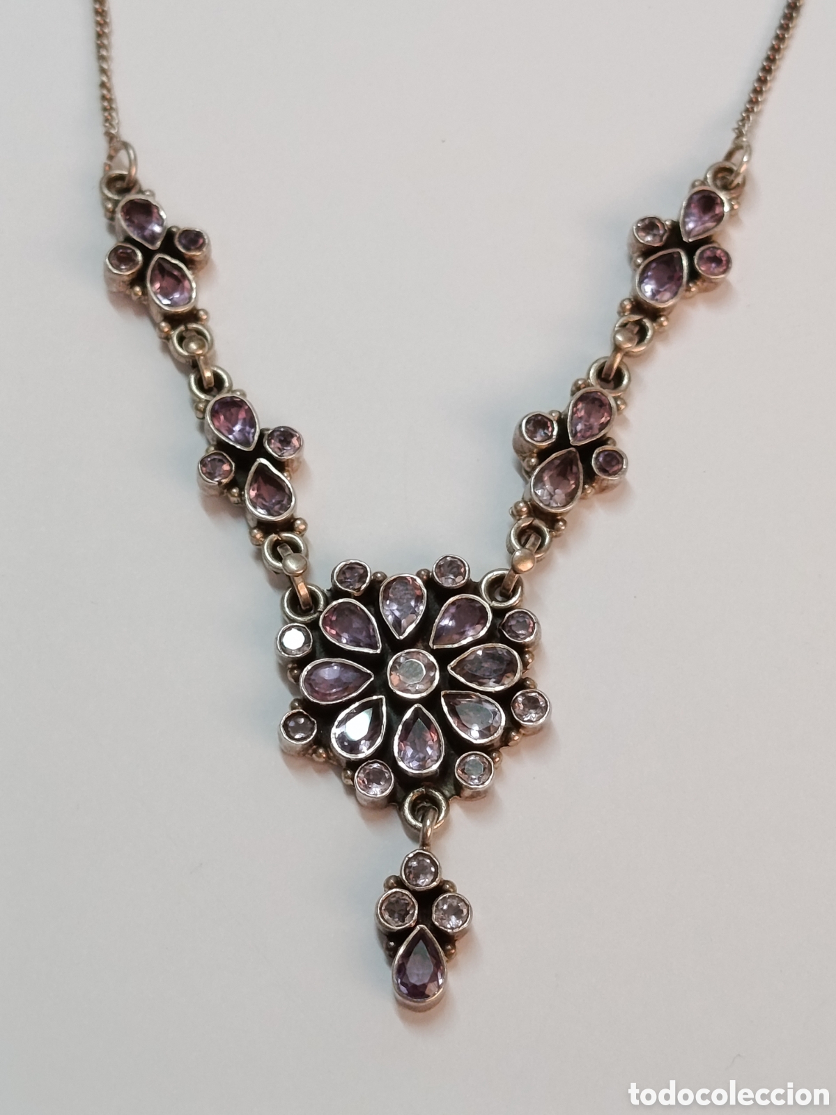 Joyeria: Collar vintage de plata y amatistas.