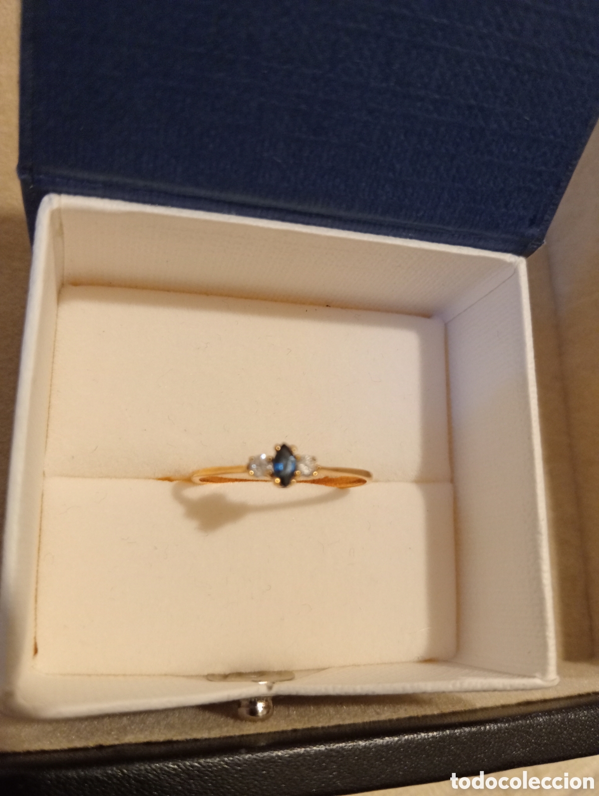 Joyeria: SORTIJA ORO 14K CON ZAFIRO AZUL TALLA MARQUISE Y BRILLANTES &ndash; MUY FINA