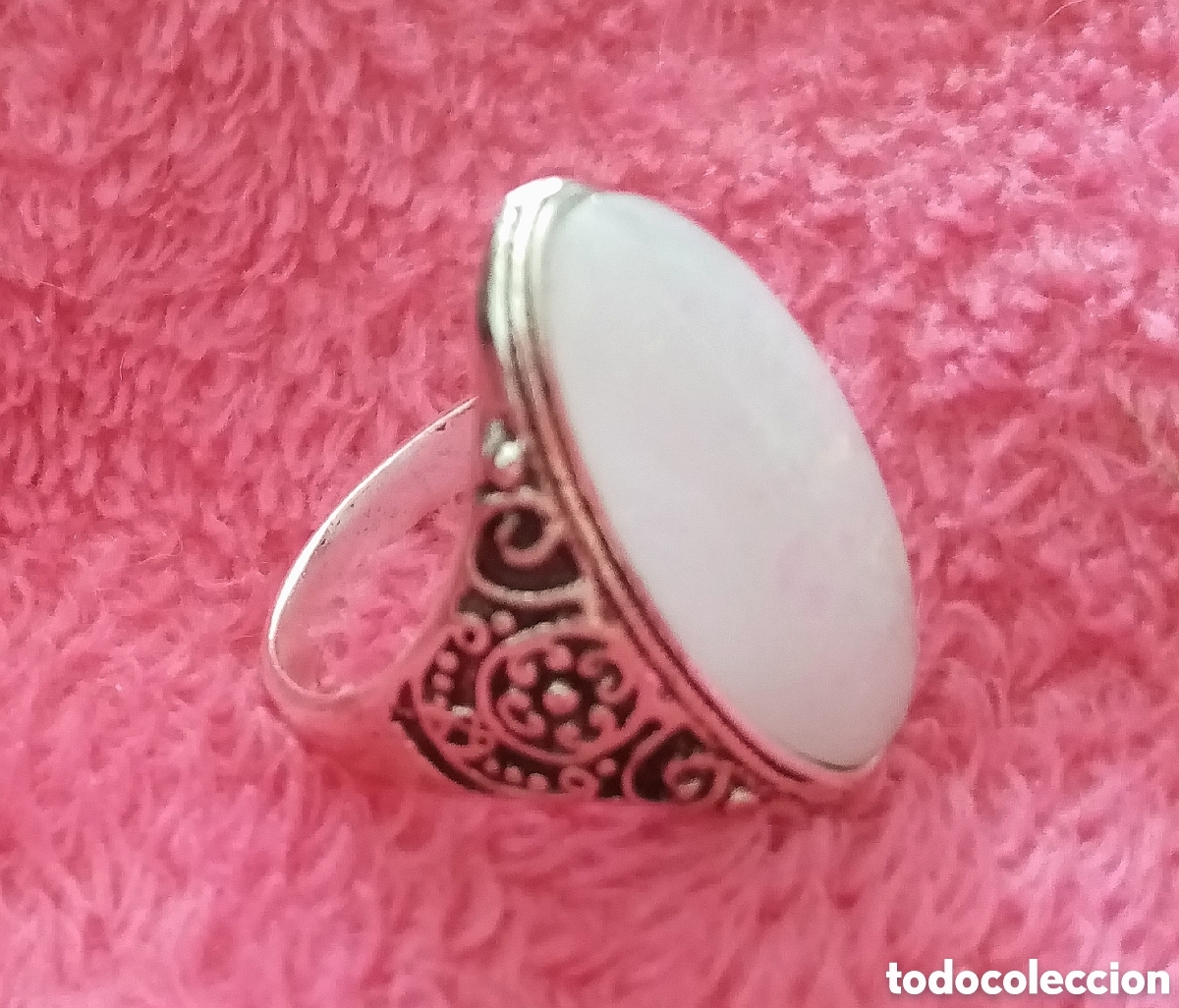 Joyeria: Original anillo color plata vieja y filigrana &oacute;palo de fuego blanco. 3cm largo 18,5mm di&aacute;m Muy bonit