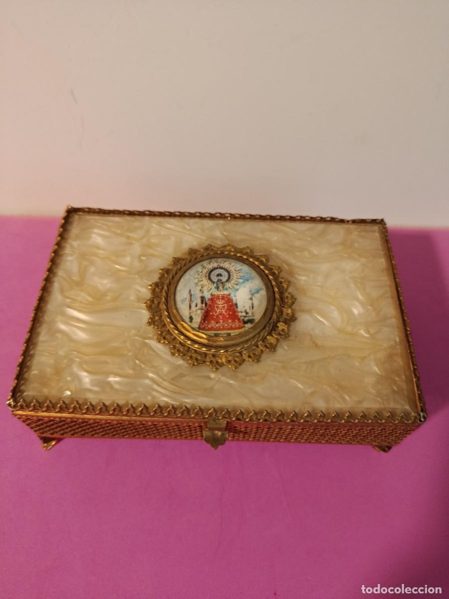 Schmuck: JOYERO VINTAGE DE NACAR CON IMAGEN DE VIRGEN DEL PILAR