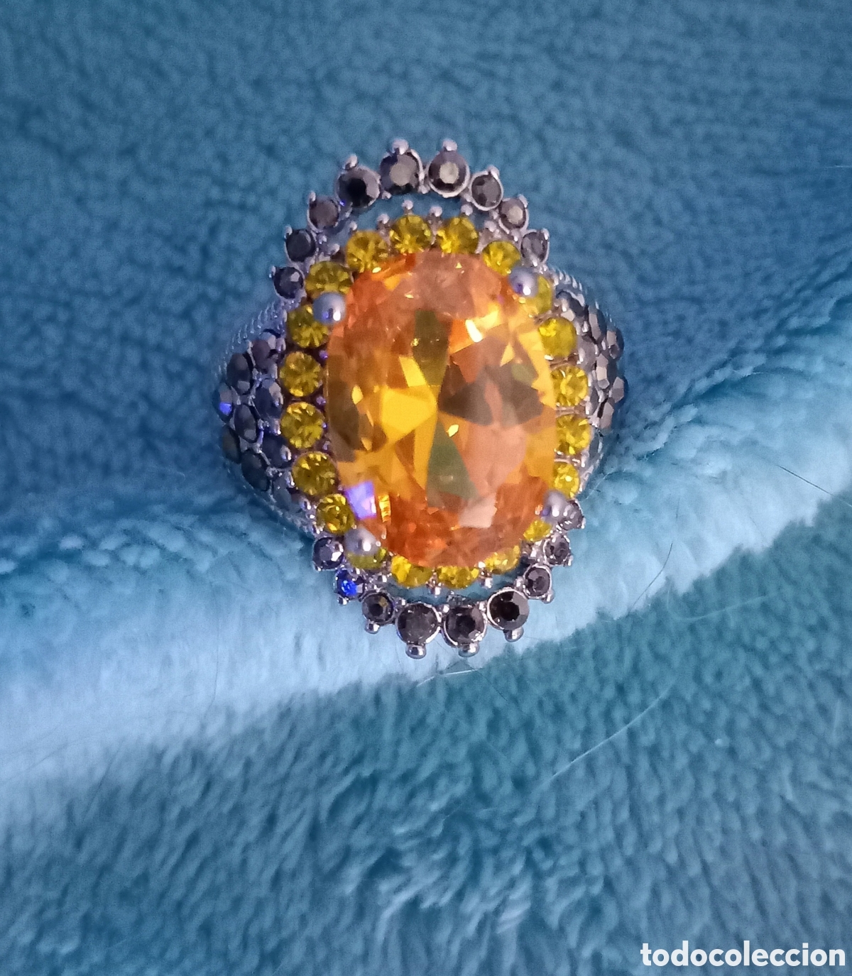 Joyeria: Original anillo color plata vieja, naranja y tachuelas plateadas brillantes 18mm di&aacute;m. Muy bonito