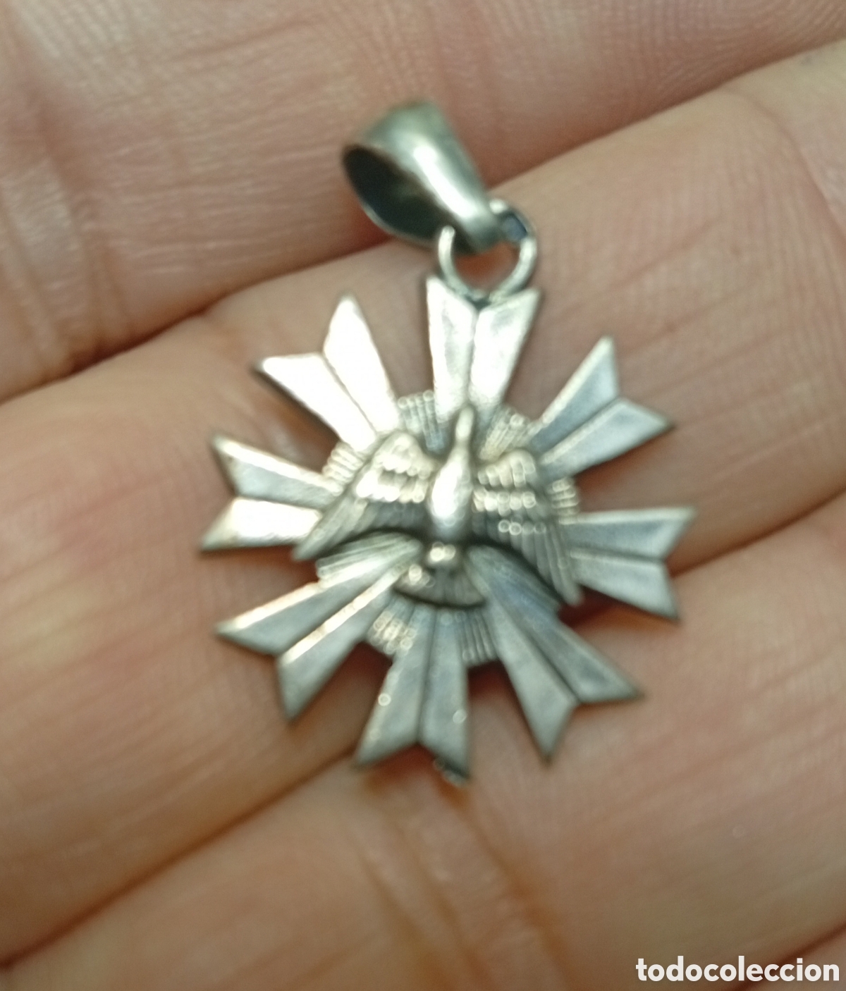 Joyeria: Preciosa peque&ntilde;a medalla colgante de plata antigua
