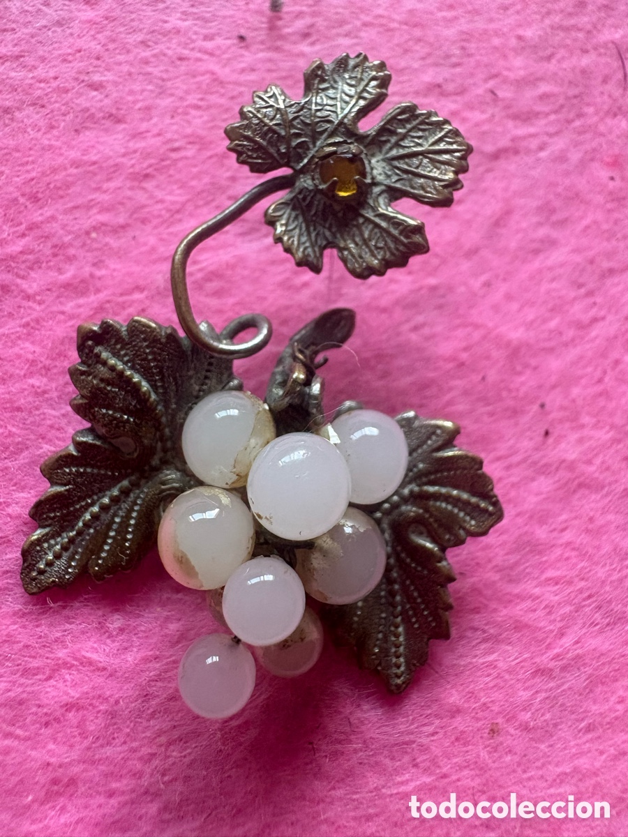 Joyeria: Broche modernista racimo con pedrer&iacute;a a identificar (A1)