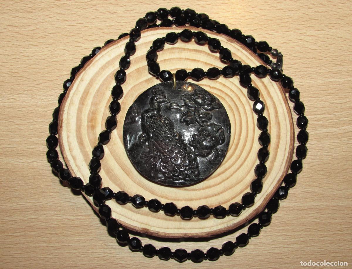 Joalharia: Collar medall&oacute;n colgante oriental negro cuentas facetadas y piedra tallada ave pavo real y peon&iacute;as