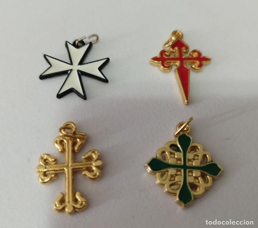 Joyeria: Lote 4 cruces colgantes de &oacute;rdenes de caballer&iacute;a: Malta, Santiago, Calatrava y Alc&aacute;ntara