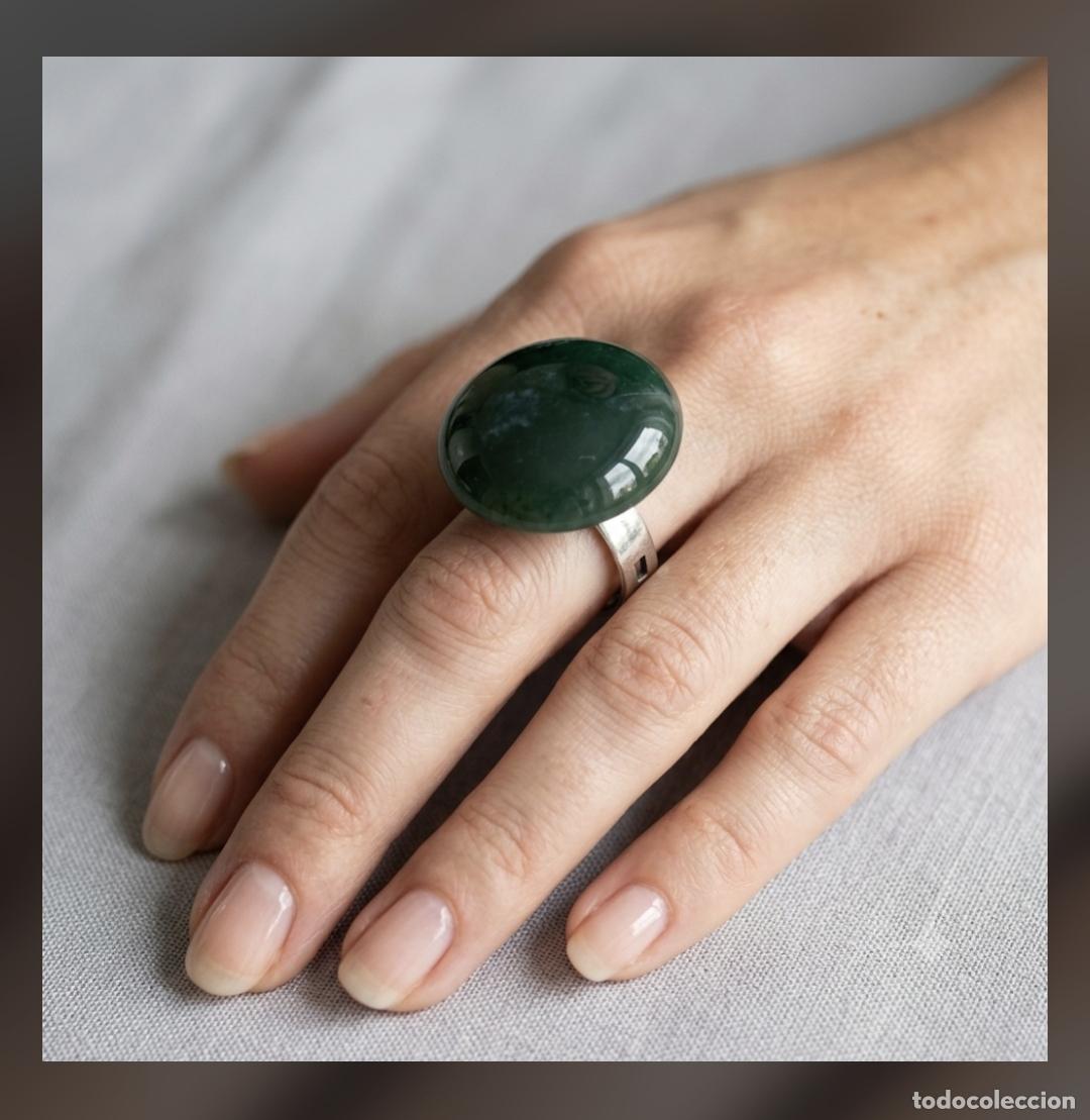 Joyeria: Anillo antiguo en plata de primera ley 925 con gran cabuj&oacute;n de grandidierita de Madagascar.