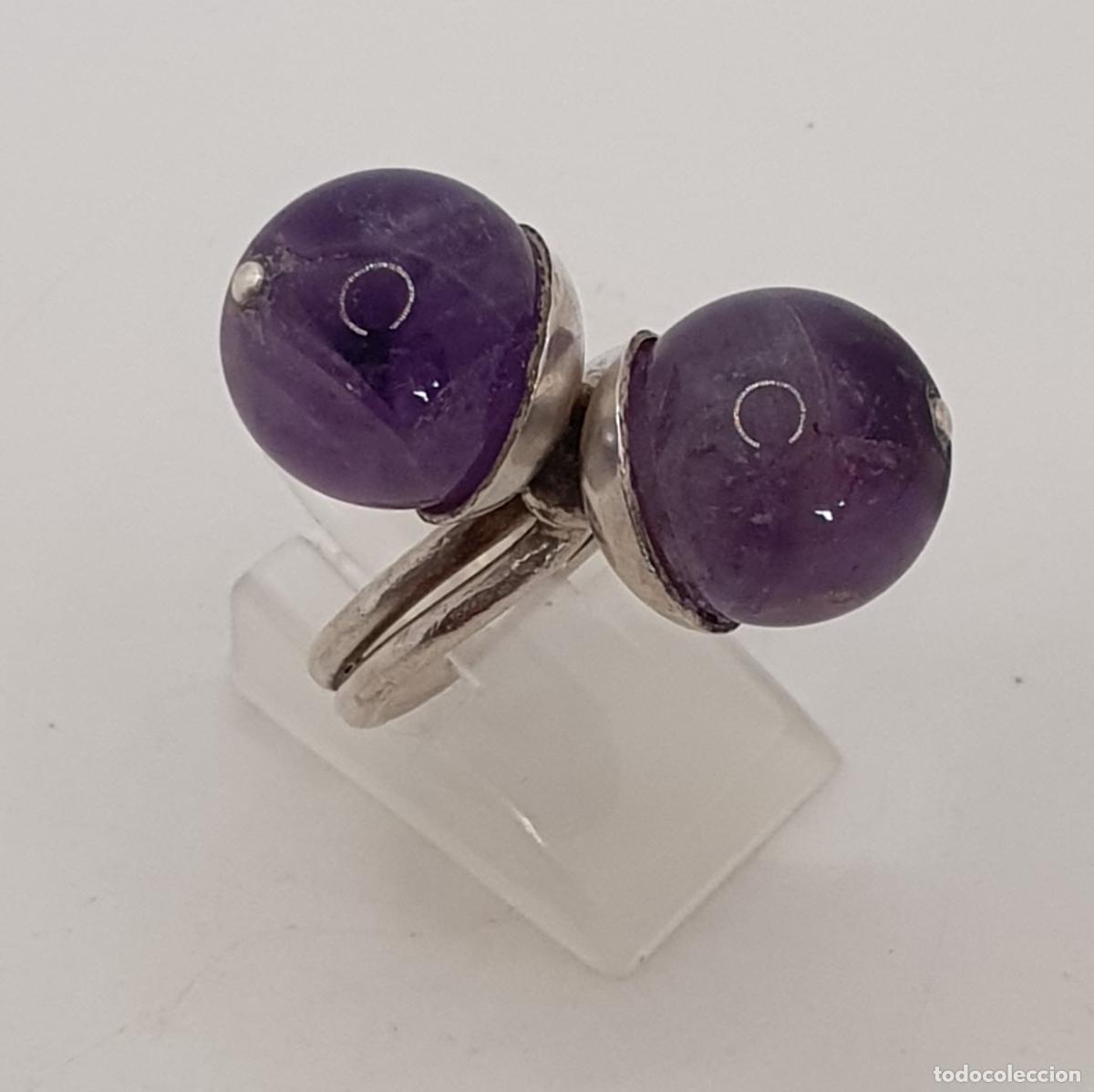 Joyeria: Hermoso anillo antiguo de dise&ntilde;o original en plata 925 con dos esferas de amatistas naturales.