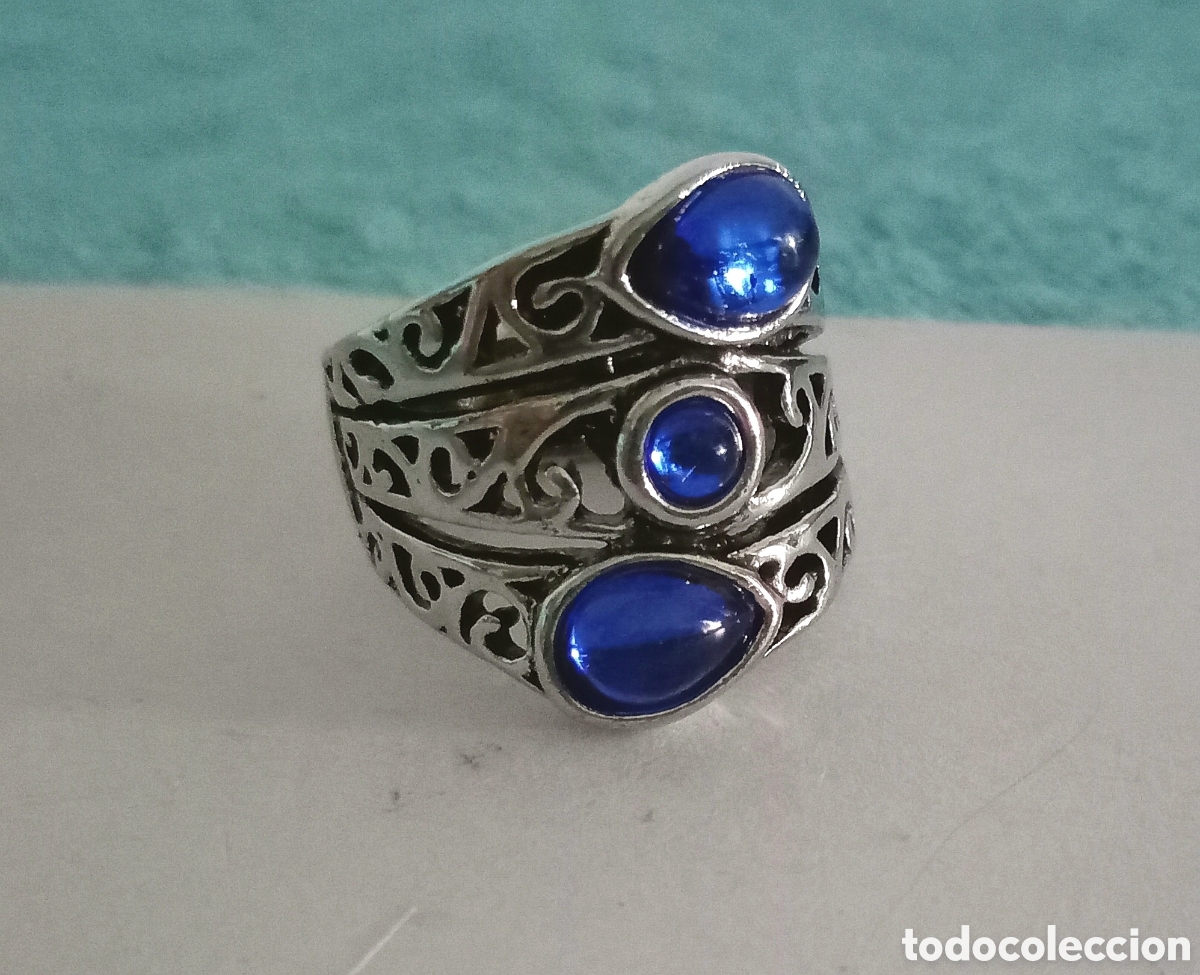 Joyeria: Original anillo color plata vieja con incrustaciones brillantes gotas de agua azul marino. 18mm di&aacute;m
