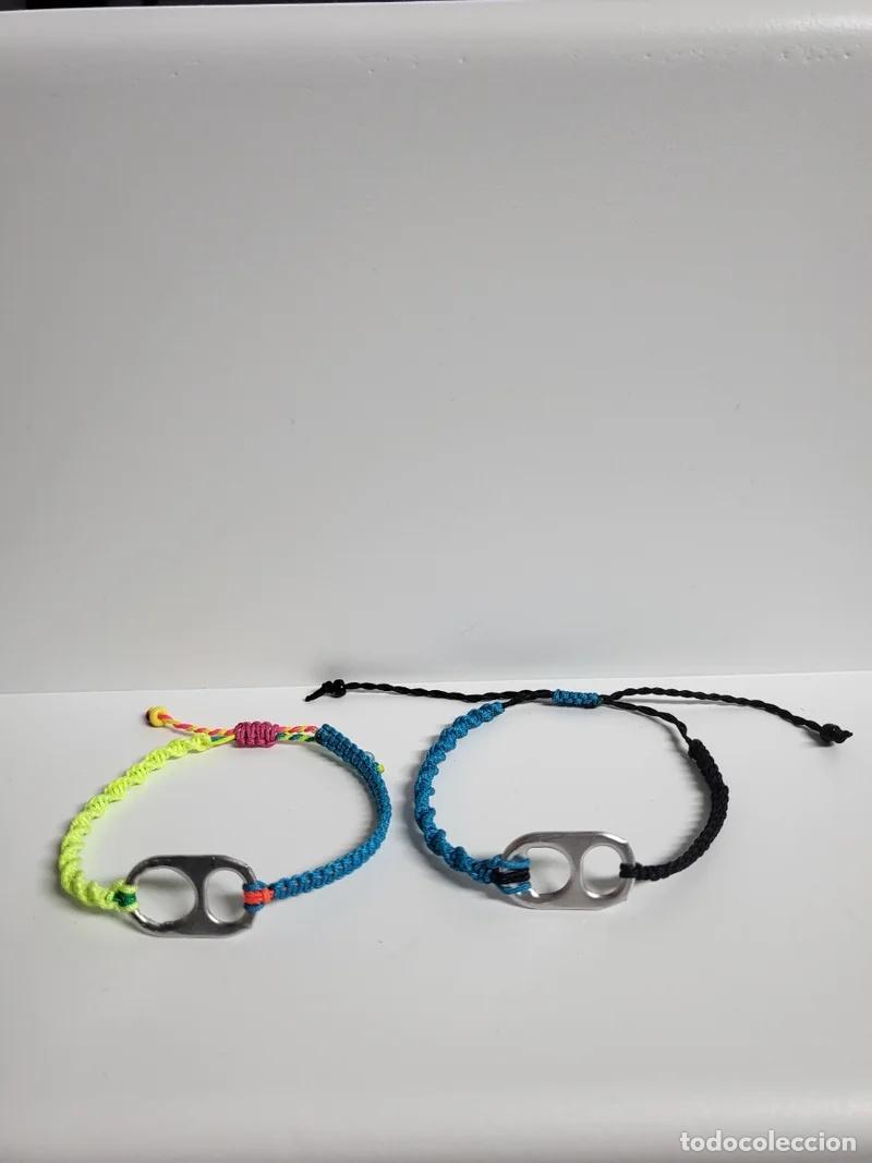 Joyeria: Pulsera de hilo con chapa hecha a mano