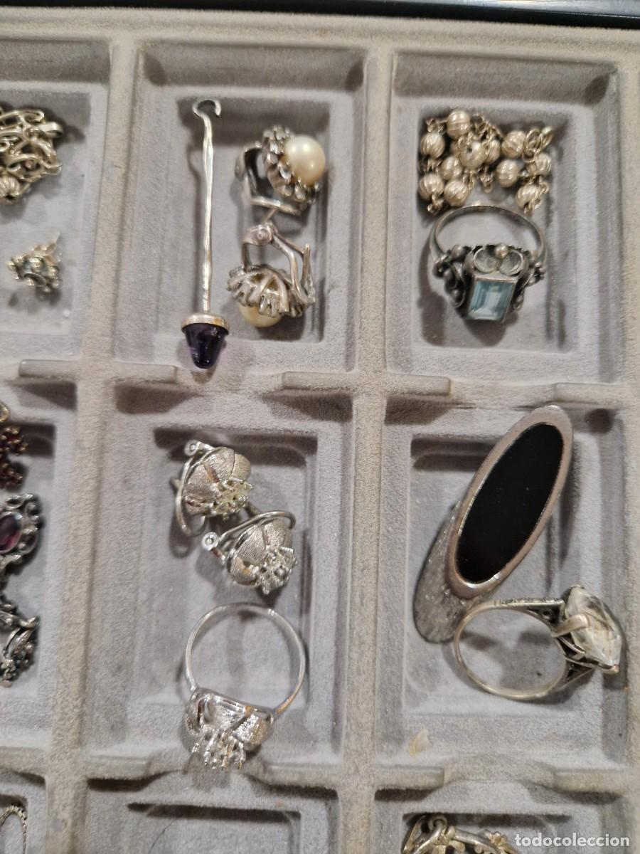 Joyeria: Lote de m&aacute;s de 40 objetos de plata y plata dorada. - Foto 6