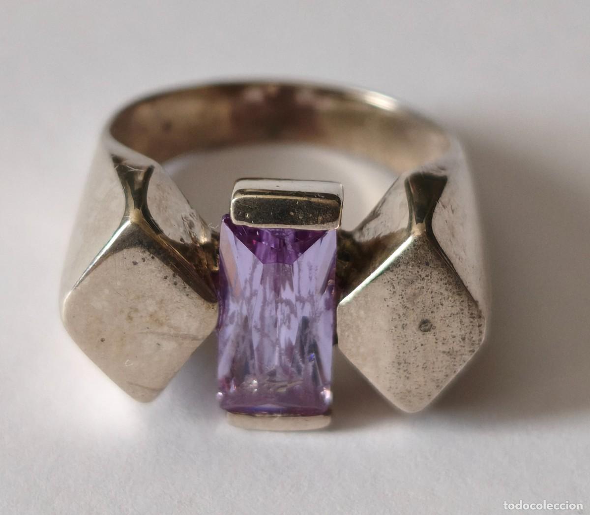 Joyeria: Anillo de plata de Ley de 925mm. con piedra malva