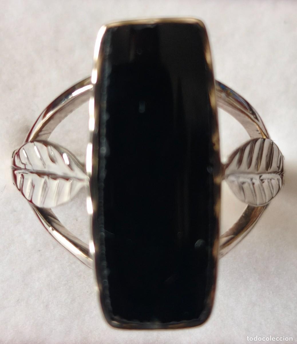 Joyeria: Anillo de plata de Ley de 925mm. con piedra negra
