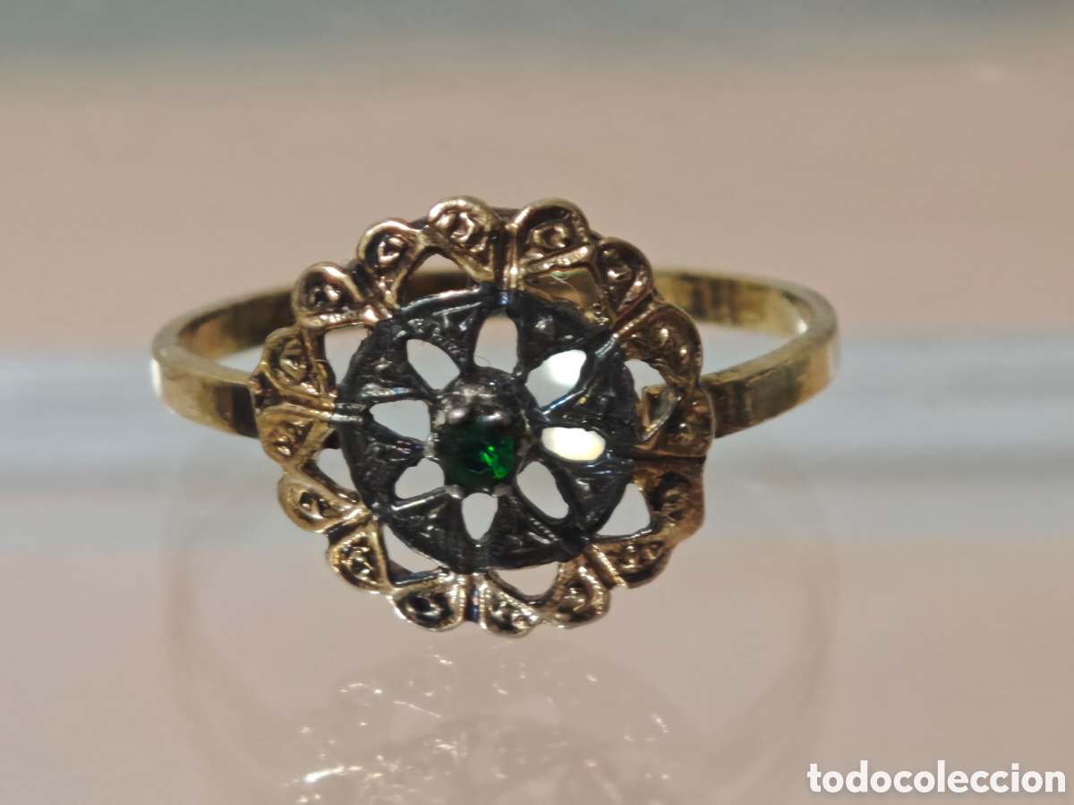 Joyeria: Anillo victoriano en plata de ley con ba&ntilde;o de oro piedra verde