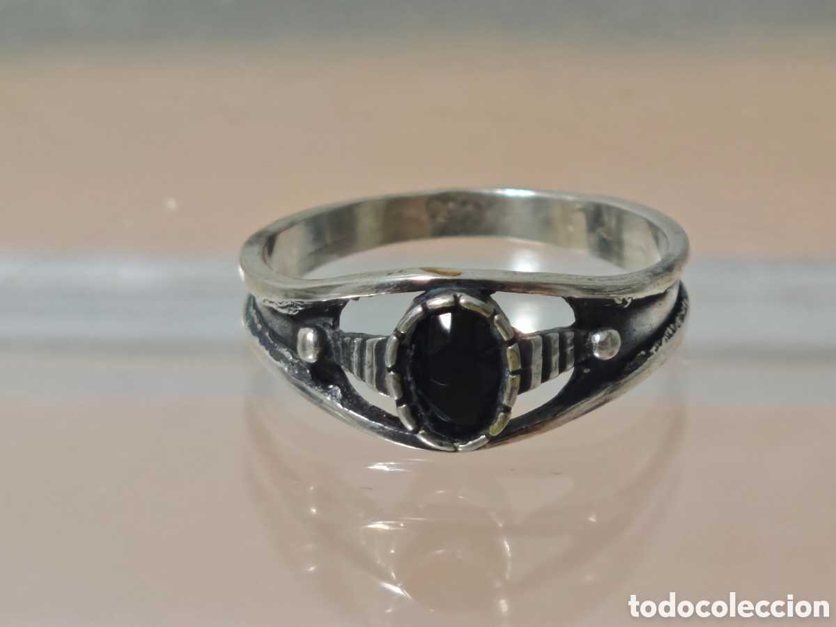 Joyeria: Anillo antiguo estilo g&oacute;tico en plata de ley piedra onix