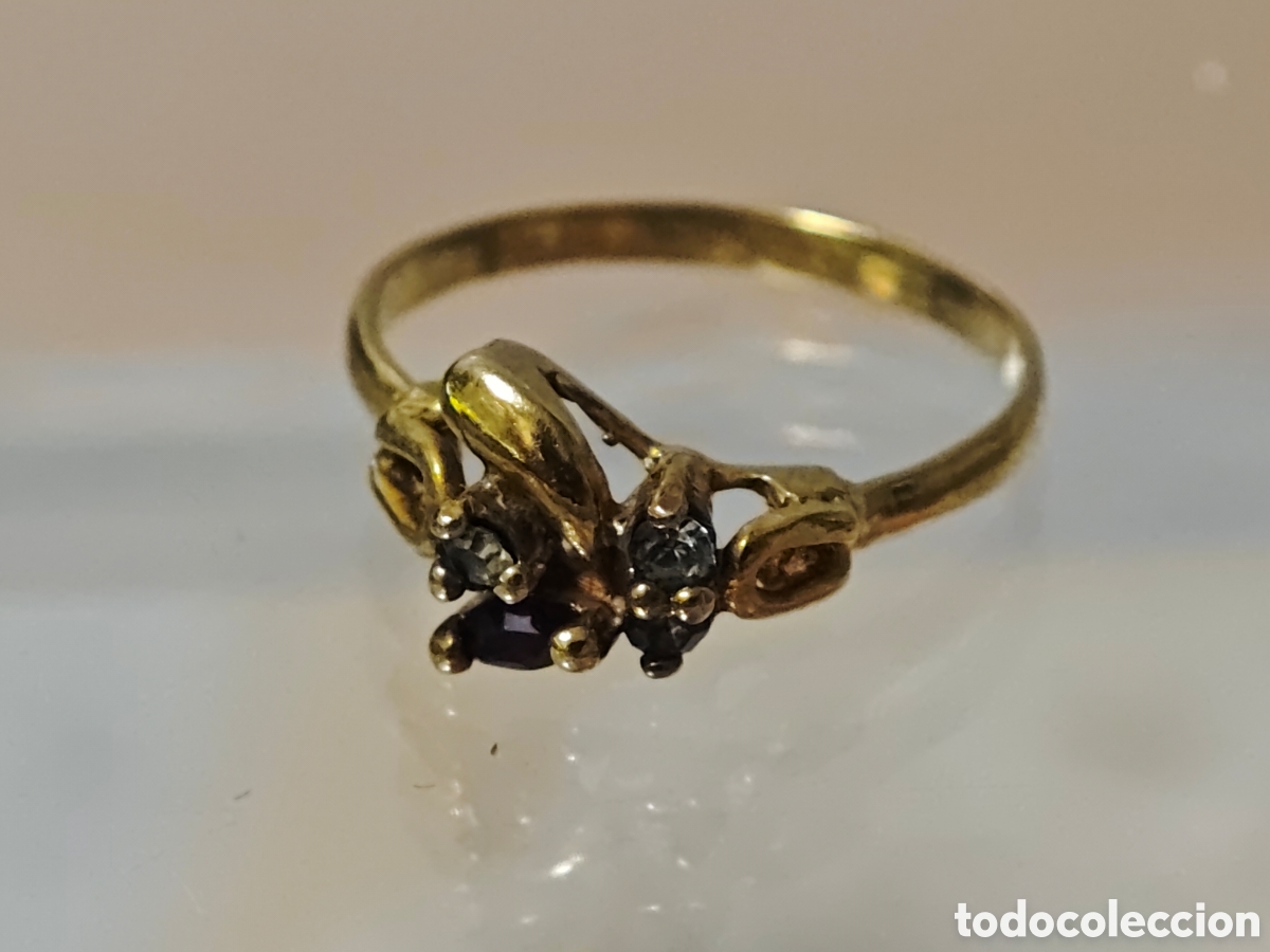 Joyeria: Anillo plata dorada dieciocho quilates piedras de colores