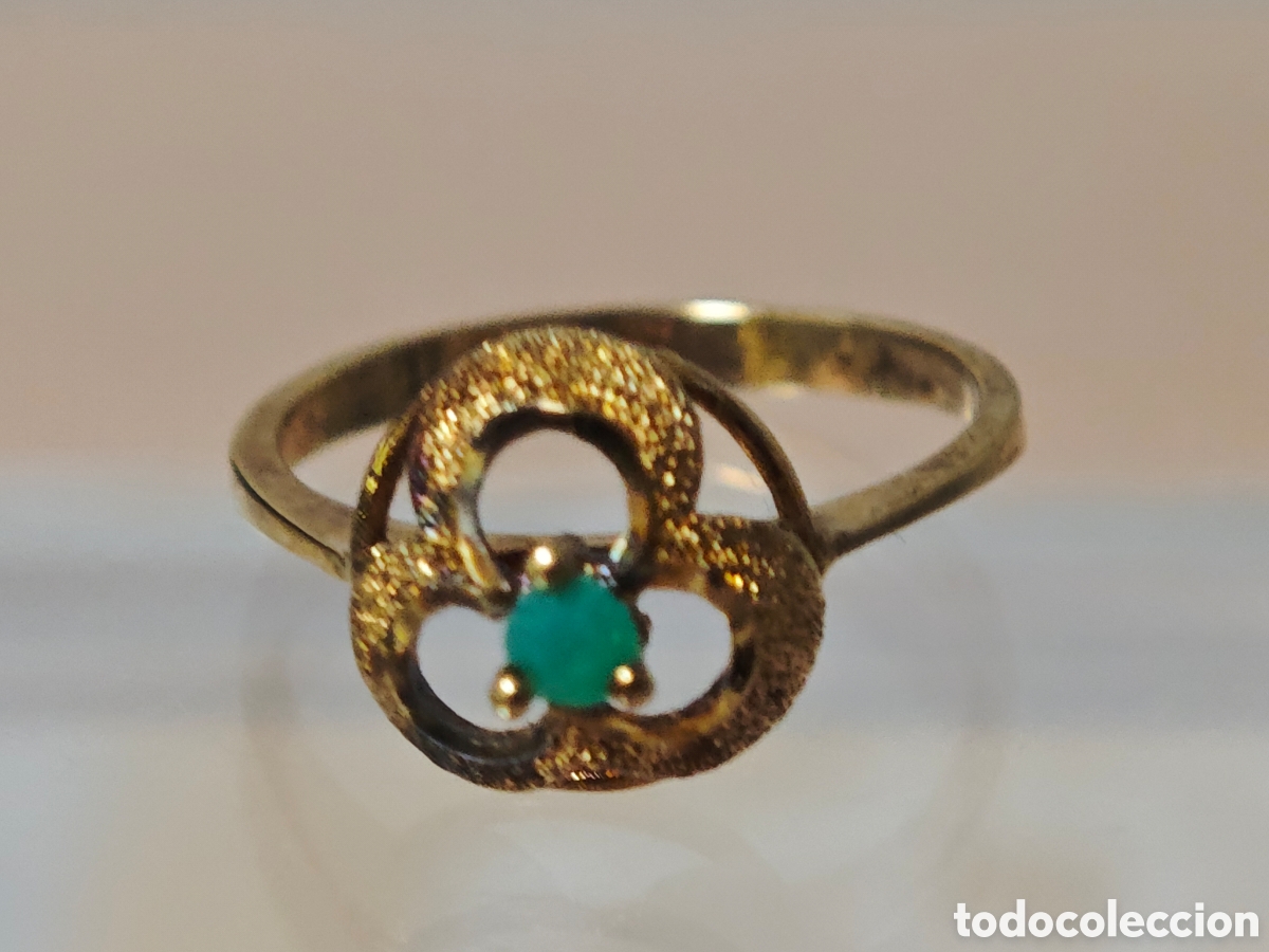 Joyeria: Anillo plata dorado 18 quilates con piedra verde