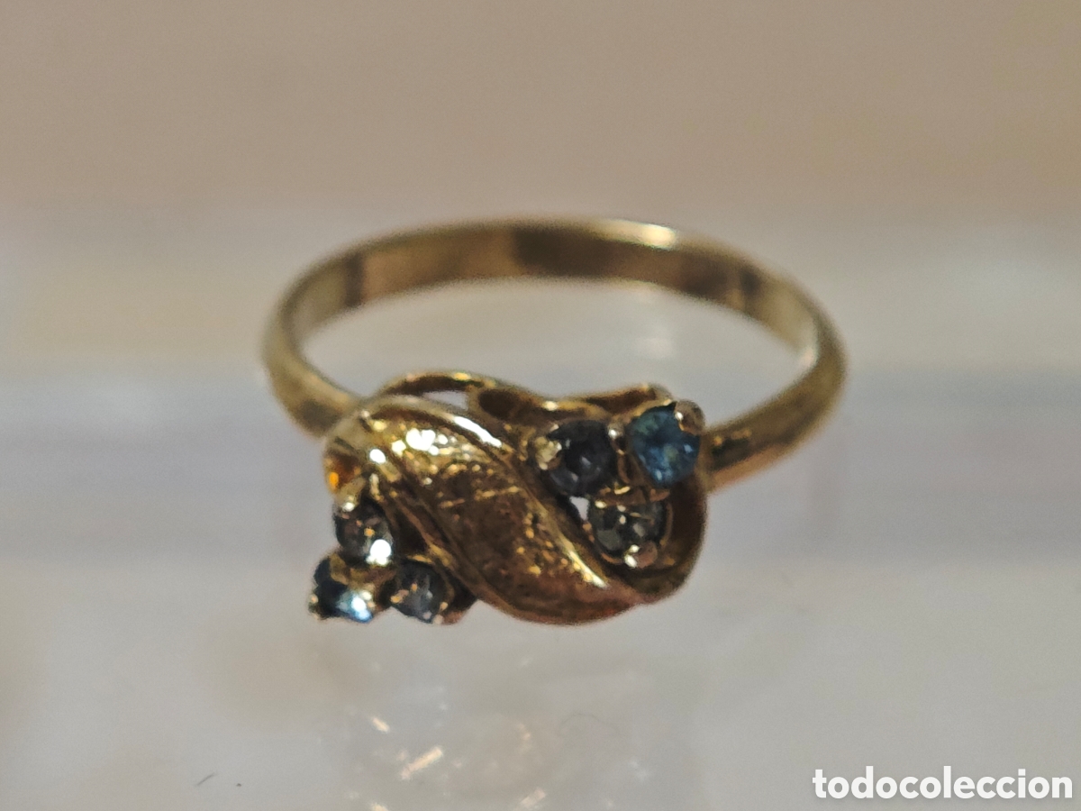 Joyeria: Anillo en plata dorada 18 kilates con piedras de colores