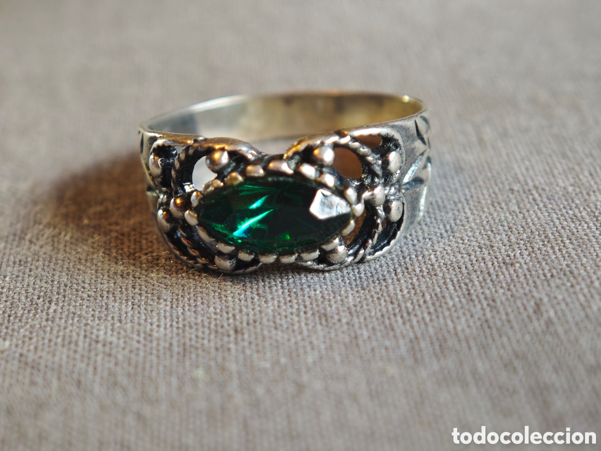Joyeria: All&iacute; anillo victoriano en plata de ley con piedra verde