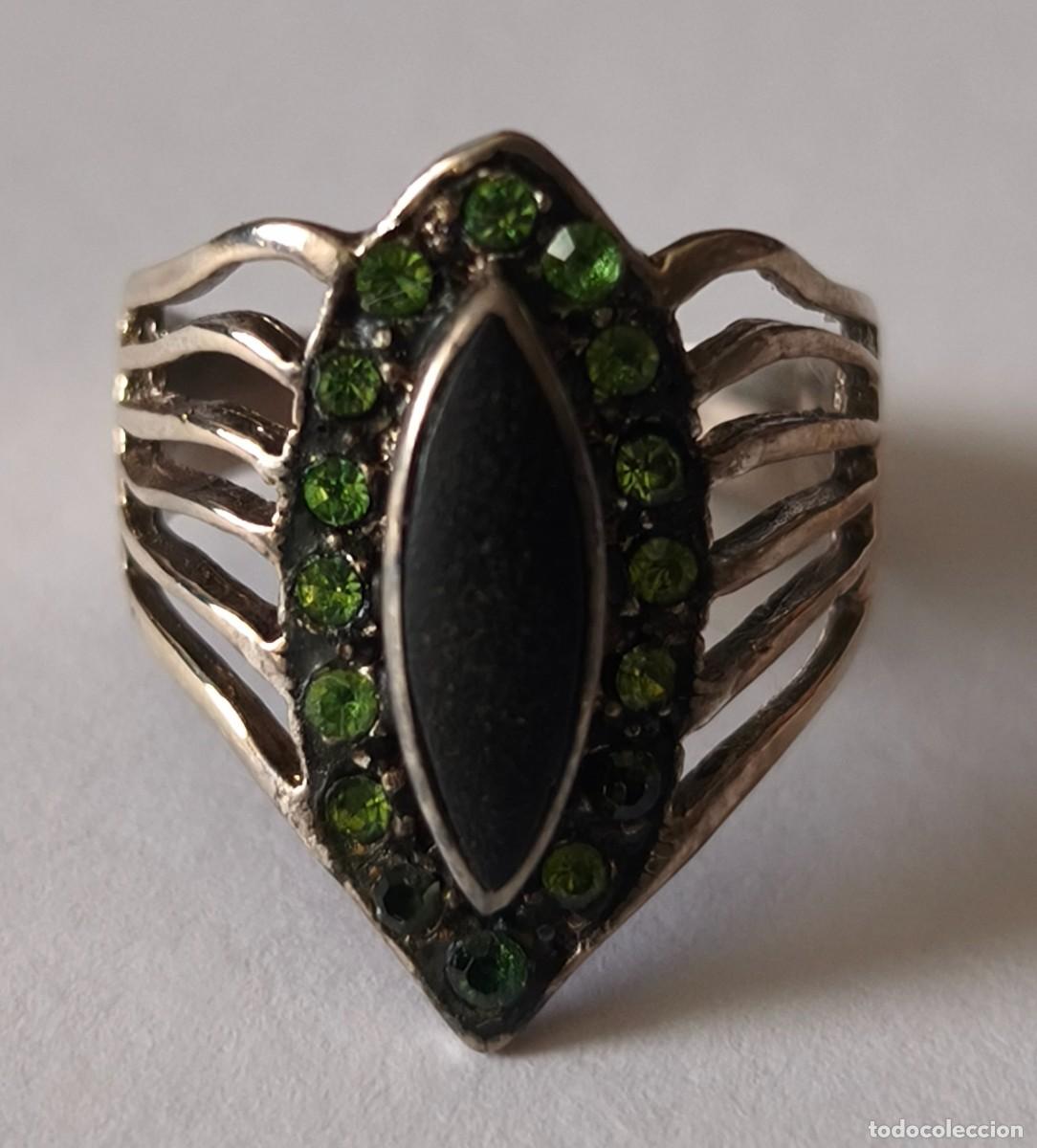 Joyeria: Anillo de plata de Ley de 925mm. con piedras negras y verdes