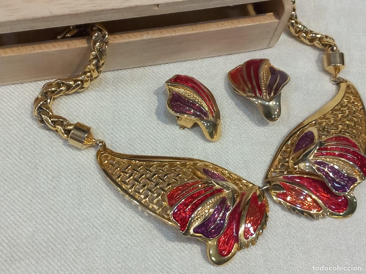 Joyeria: GARGANTILLA Y PENDIENTES (centro mariposa) esmalte granate y berenjena