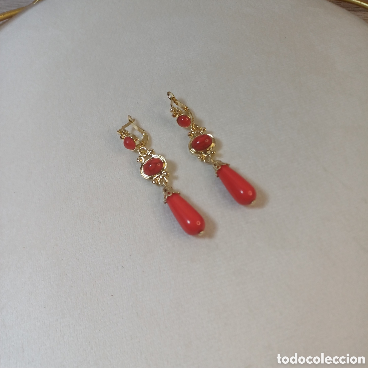Joyeria: PENDIENTES CORAL Y CHAPADO ORO 18 K