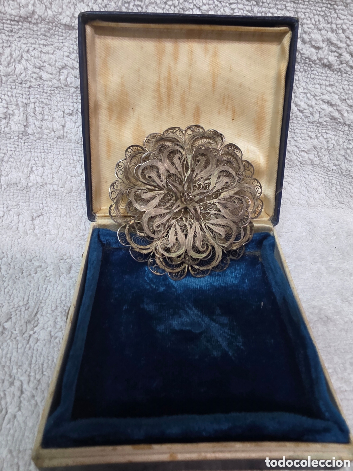 Joyeria: BROCHE DE PLATA CON FILIGRANA( en forma de flor)