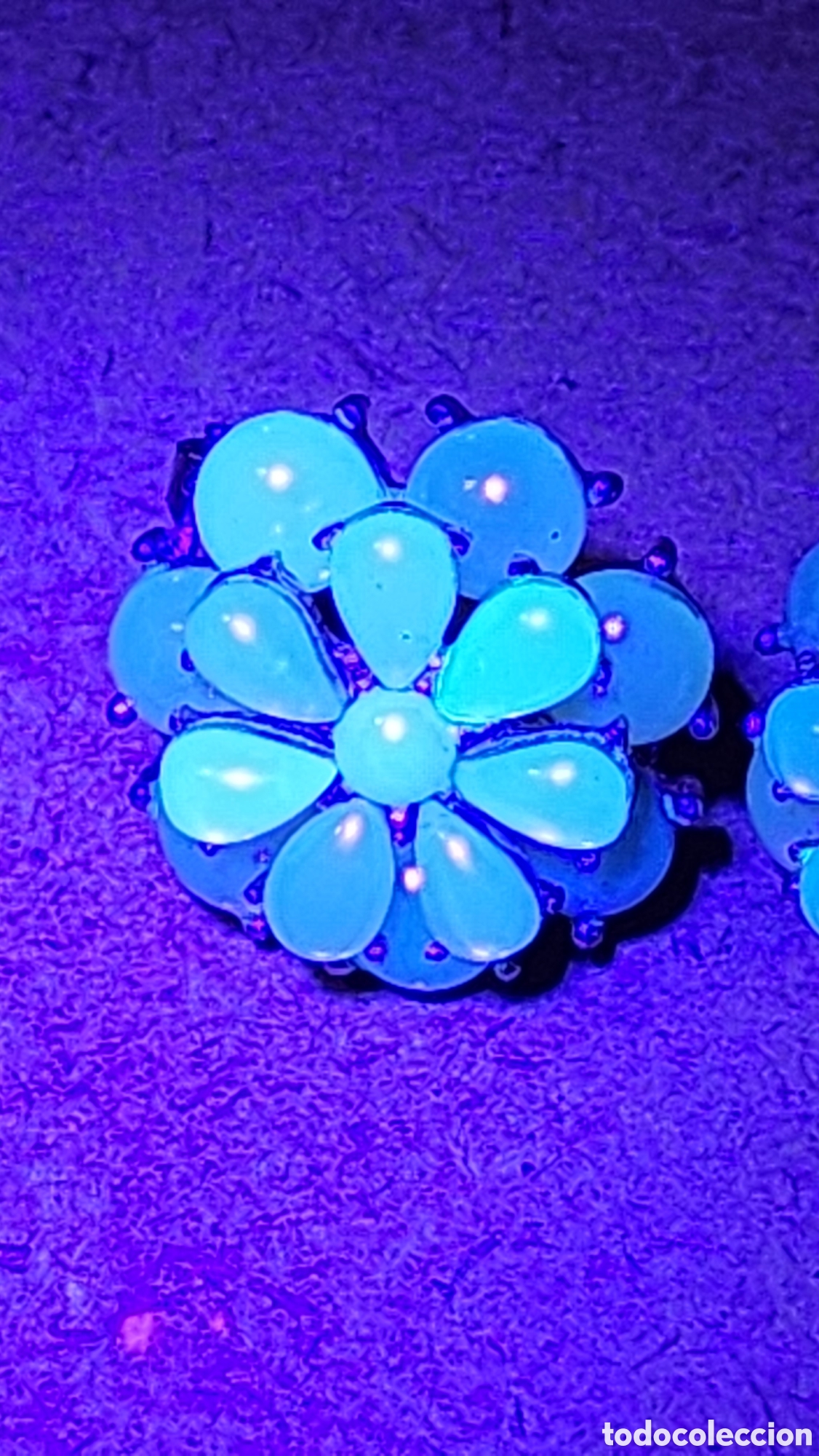 Joyeria: Pendientes Vintage Flores Vidrio Opalescente Reactivos Luz UV (Cierre Omega) vidrio uranio