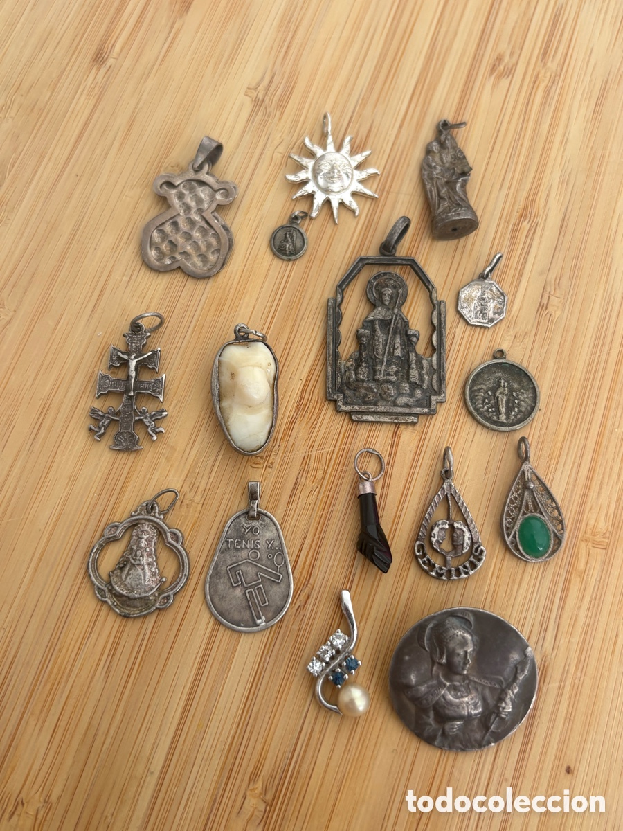 Joyeria: Lote 16 medallas y Colgantes Plata de ley