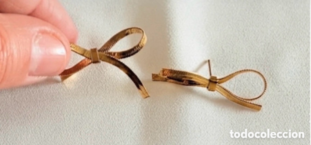 Joyeria: Pendientes dorados lazo