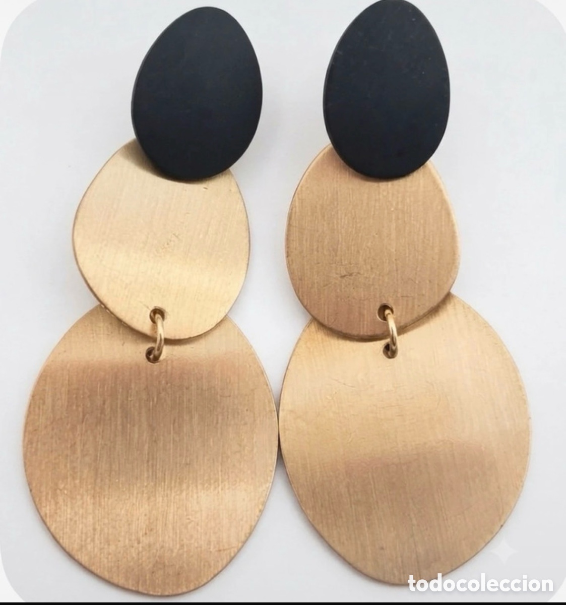 Joyeria: Pendientes negros y dorados